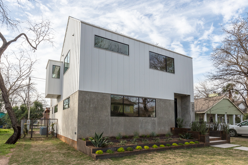 Austin Modern For Sale by Sky Contemporary