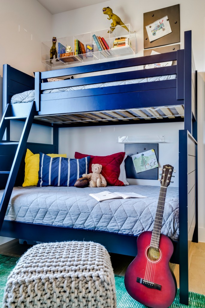 Britt Design Group boys' bedroom