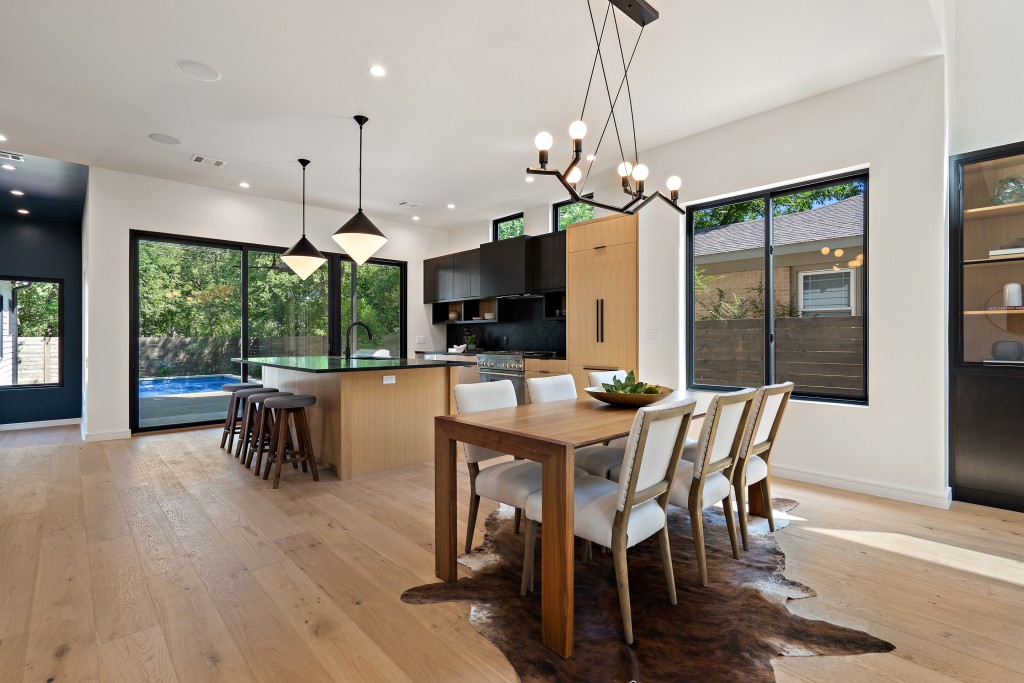 Studio Momentum Architects Dining Room