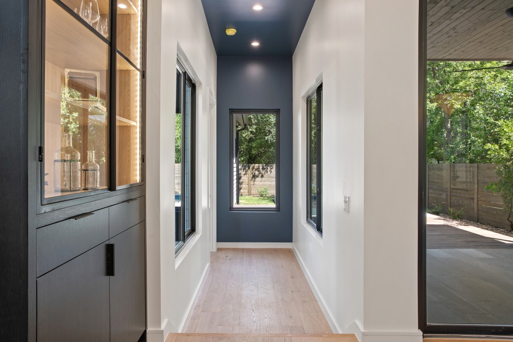 Studio Momentum Architects Hallway Leading to Master Suite